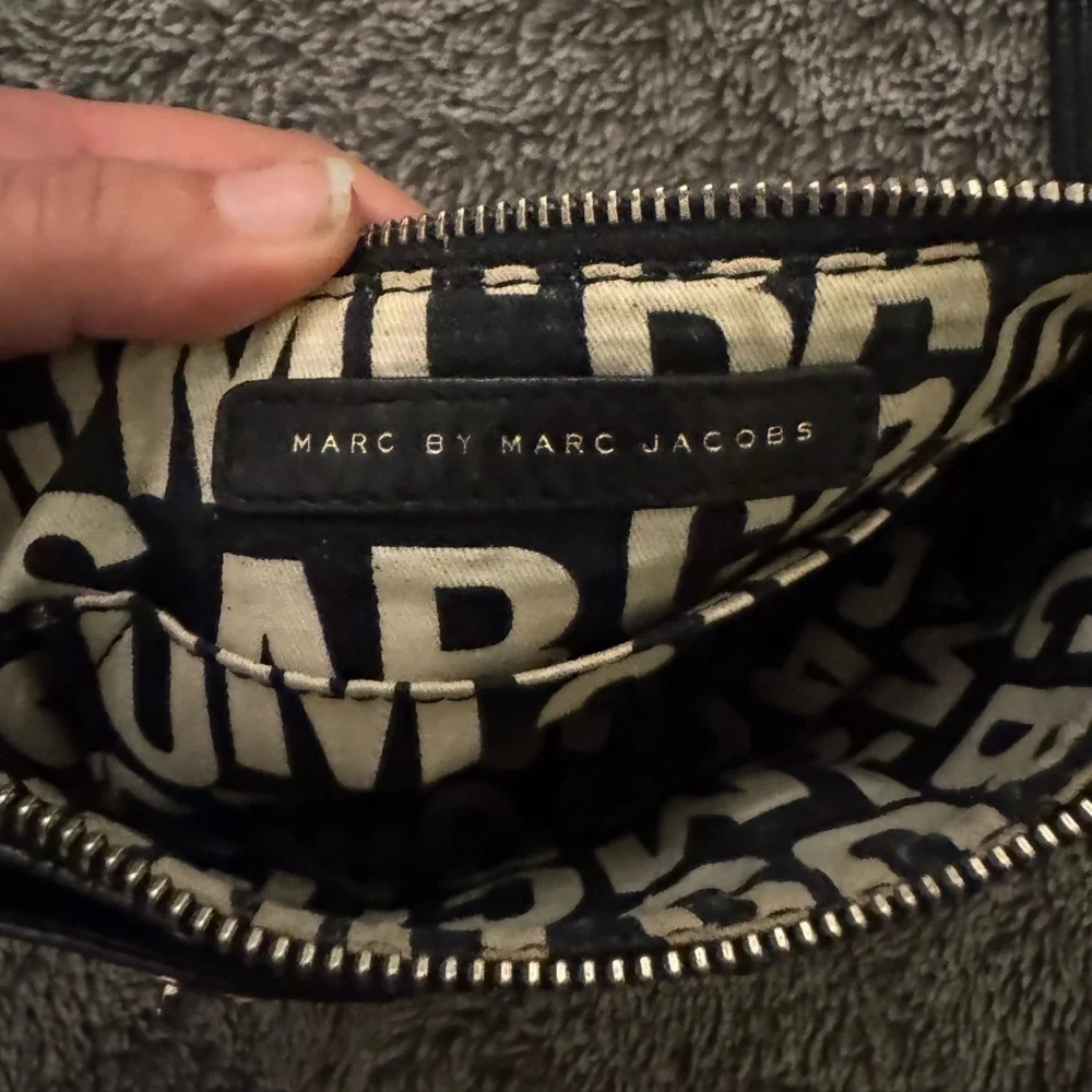 MARC JACOBS Vintage Turn Key Leather Crossbody Bag